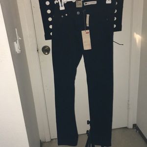 Straight Leg Black Levi’s Jeans